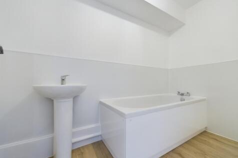 CAM01740G0-PR0086-STILL003