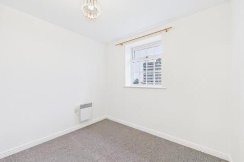 CAM03062G0-PR0206-STILL004