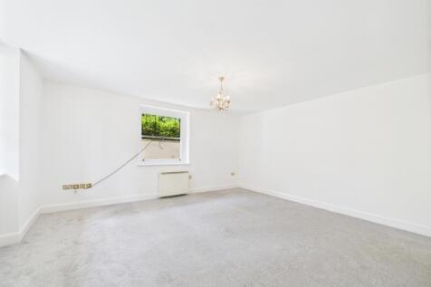 CAM01740G0-PR0391-STILL003