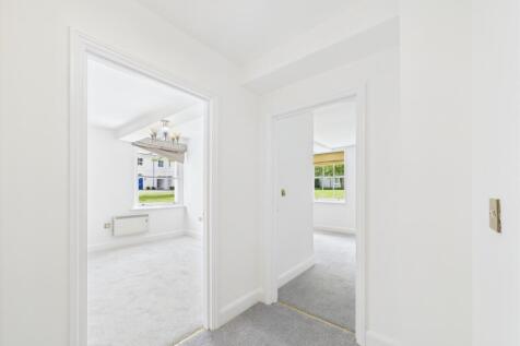 CAM01740G0-PR0391-STILL015