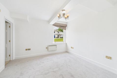 CAM01740G0-PR0391-STILL017