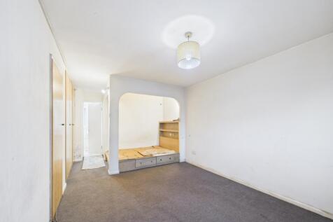 CAM01740G0-PR0470-STILL001