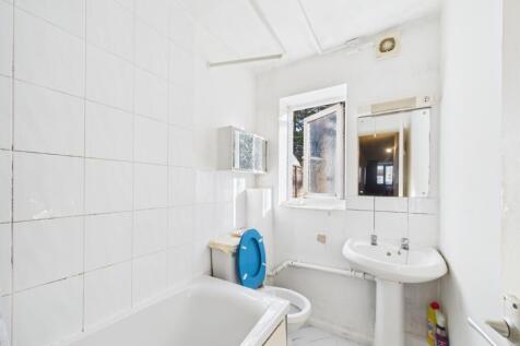 CAM01740G0-PR0470-STILL002