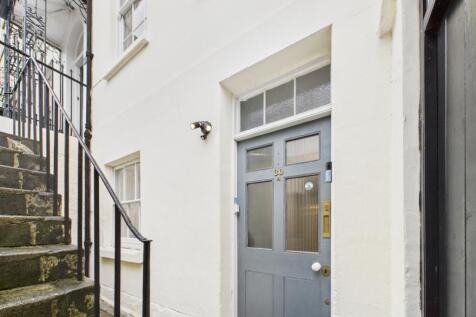 CAM01740G0-PR0471-STILL006