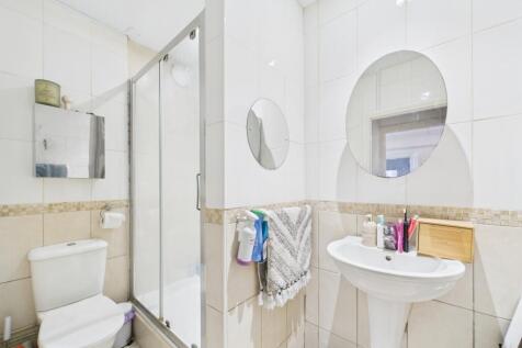 CAM01740G0-PR0471-STILL001