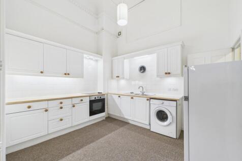 CAM01740G0-PR0460-STILL007