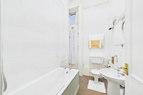 CAM01740G0-PR0460-STILL005