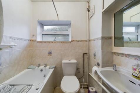 CAM01740G0-PR0162-STILL004