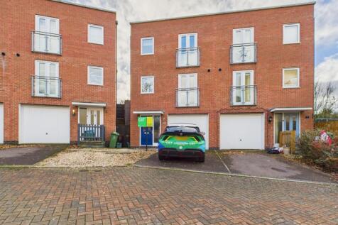 CAM01740G0-PR0490-STILL002