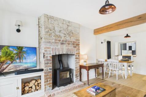 CAM01740G0-PR0445-STILL044