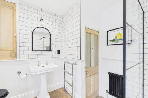 CAM01740G0-PR0445-STILL017