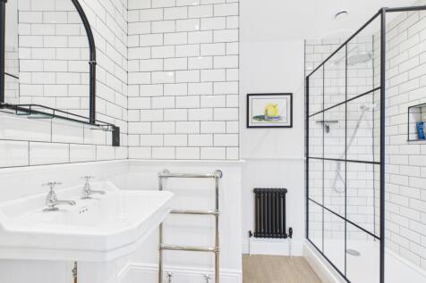 CAM01740G0-PR0445-STILL022