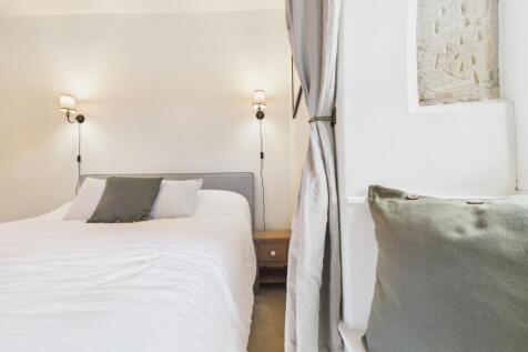 CAM01740G0-PR0445-STILL027