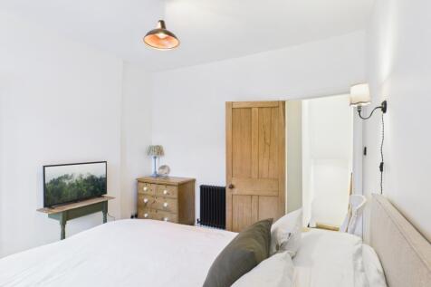 CAM01740G0-PR0445-STILL030