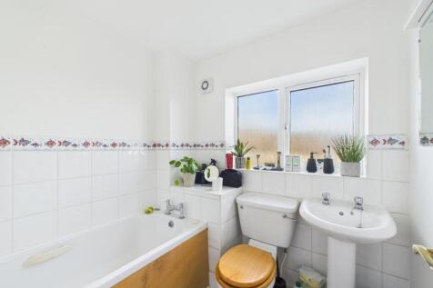 CAM01721G0-PR0108-STILL005