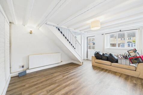 CAM01721G0-PR0103-STILL002