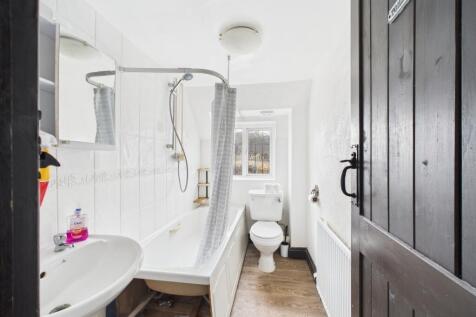 CAM01721G0-PR0103-STILL003