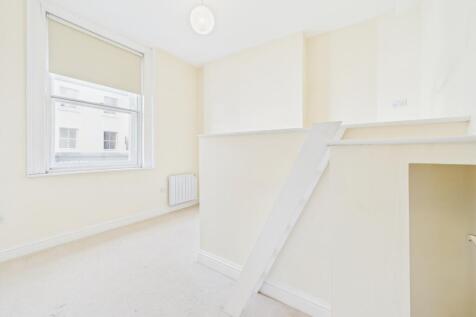 CAM01721G0-PR0104-STILL008