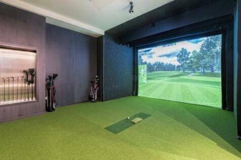 Virtual golf room.jpg