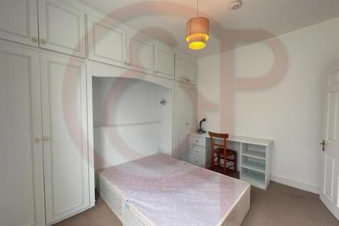 1st bedroom 1.jpg