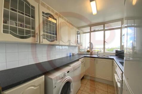 Kitchen 2.jpg