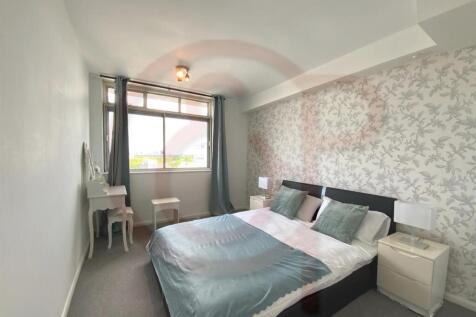 Bedroom 1-1.jpg