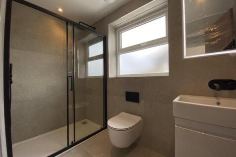 F5 Bath 2a.jpg