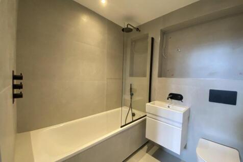 F5 Bath 1.jpg