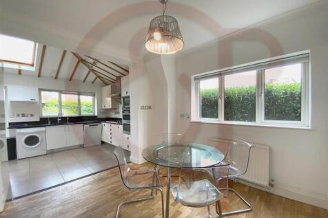 Breakfast area and kitchen.jpg