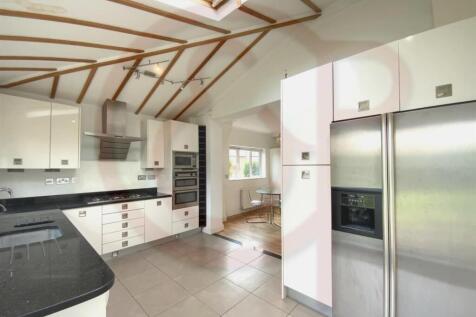 Kitchen 1.jpg
