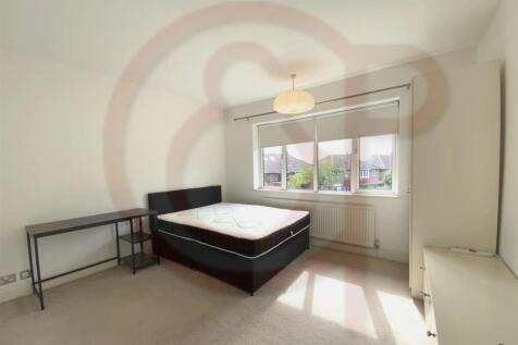 Master bedroom 1.jpg