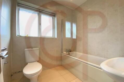 Main bathroom.jpg