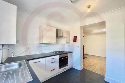 Kitchen 1.jpg