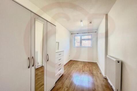 Bedroom 4.jpg
