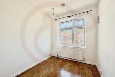 Bedroom 5-1.jpg