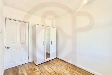 Bedroom 5-2.jpg