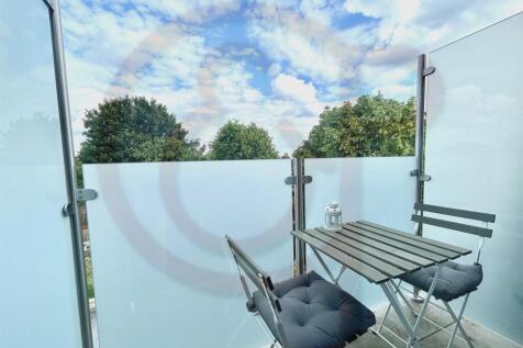 Bedroom 3-balcony.jpg