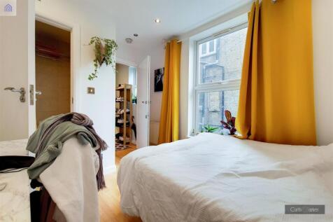 19_Main Bedroom-0.jpg