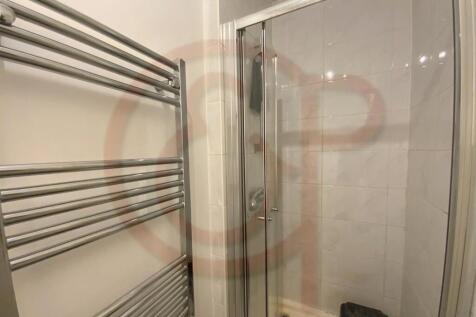 Bathroom 1.jpg