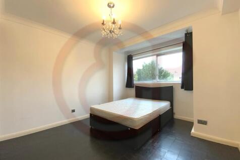 1st bedroom 1.jpg