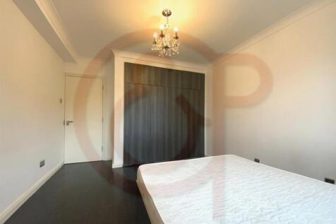 1st bedroom 2.jpg