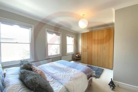 Master bedroom 1.jpg