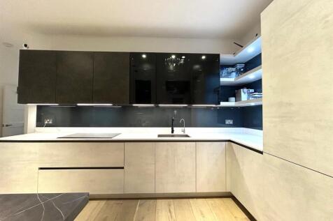 Kitchen 2.jpg