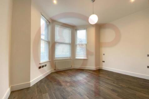 Master bedroom 1.jpg