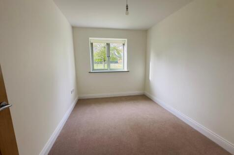 Ground Floor Bedroom/Study/Playroom