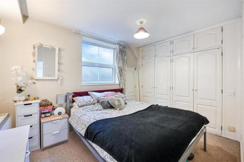 Bedroom 1.jpg