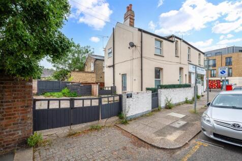 HAYDONS ROAD (14).jpg
