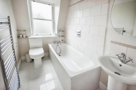 b8c8eacc-bathroom.jpg
