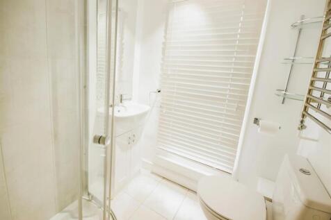 a8646ef3-shower.jpg