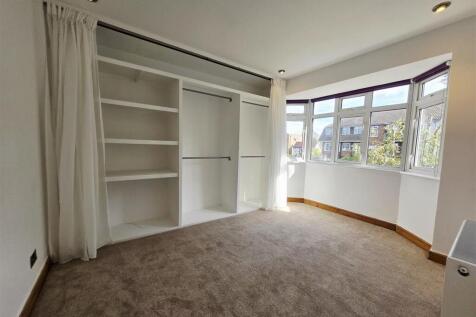 bedroom1.jpg